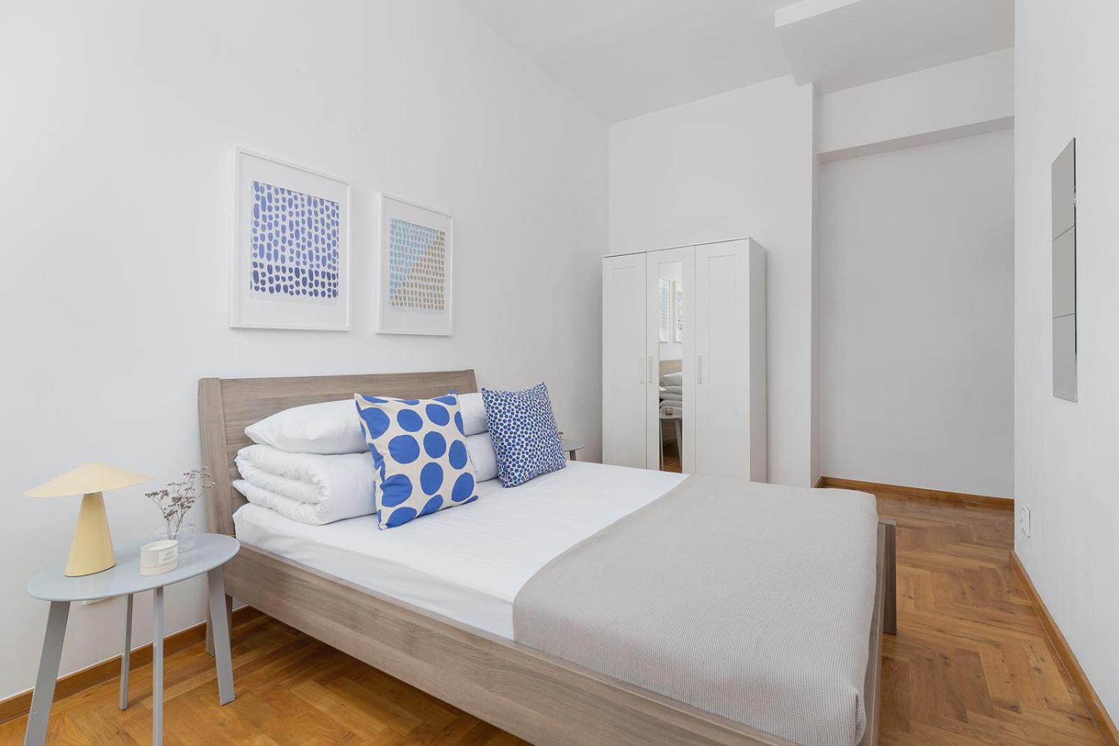 Two Bedroom - Sarego 28 Street Apartment *